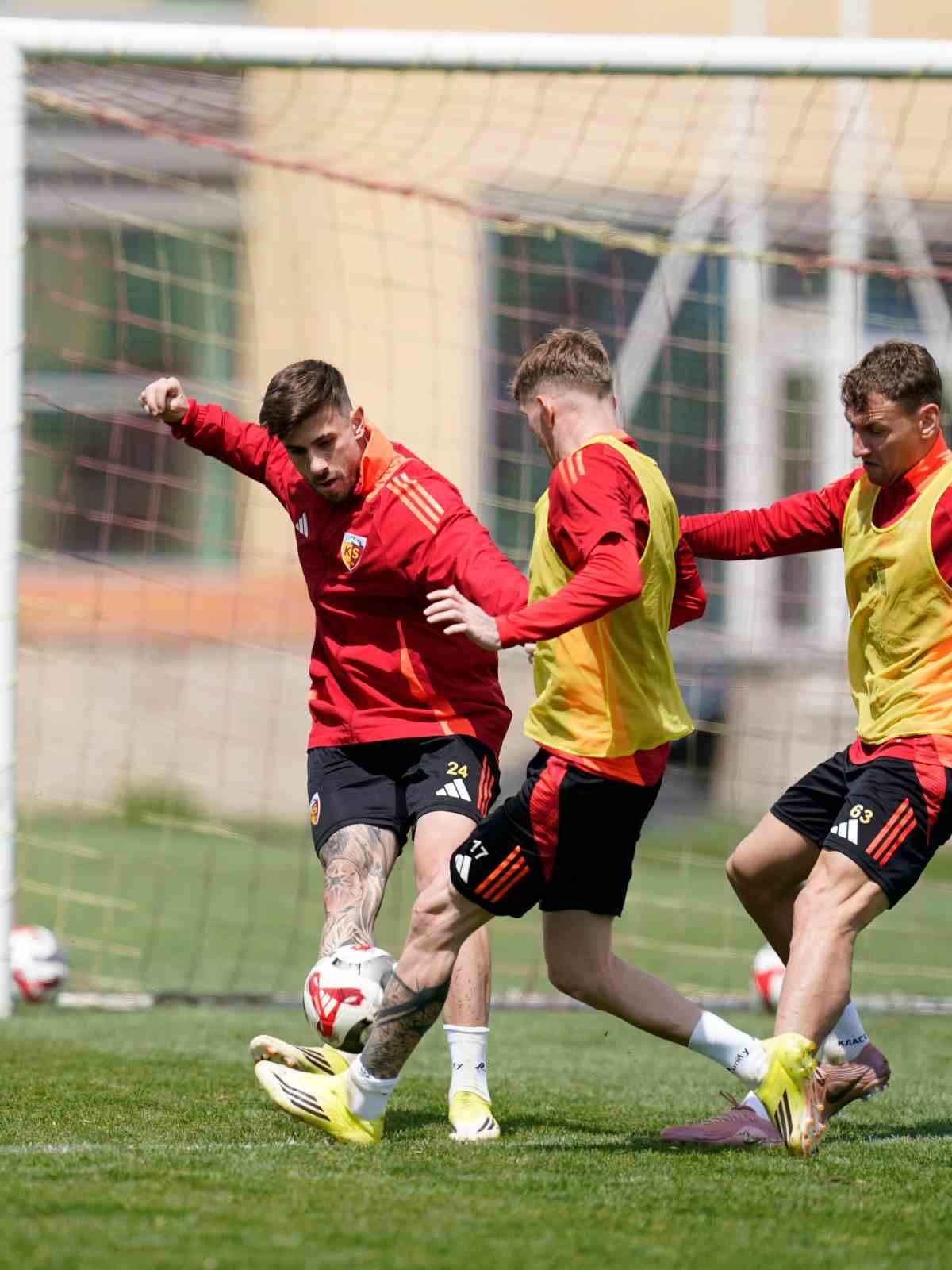 kayserispor fenerbahce maci hazirliklari basladi 2 FRi8YTEy