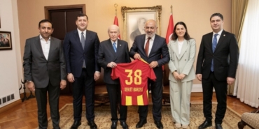 kayserispor-heyetinden-mhp-genel-baskani-bahceliye-ziyaret-Sn28iyte.jpg