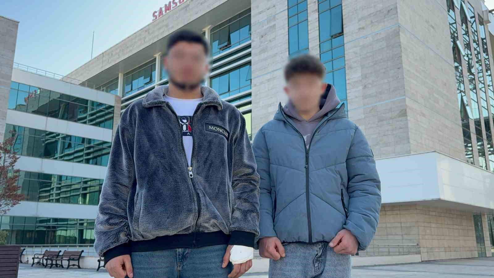 kaza atlatan otomobil geri donup motosiklete carpti o anlar kamerada 3 TzqHKDHF