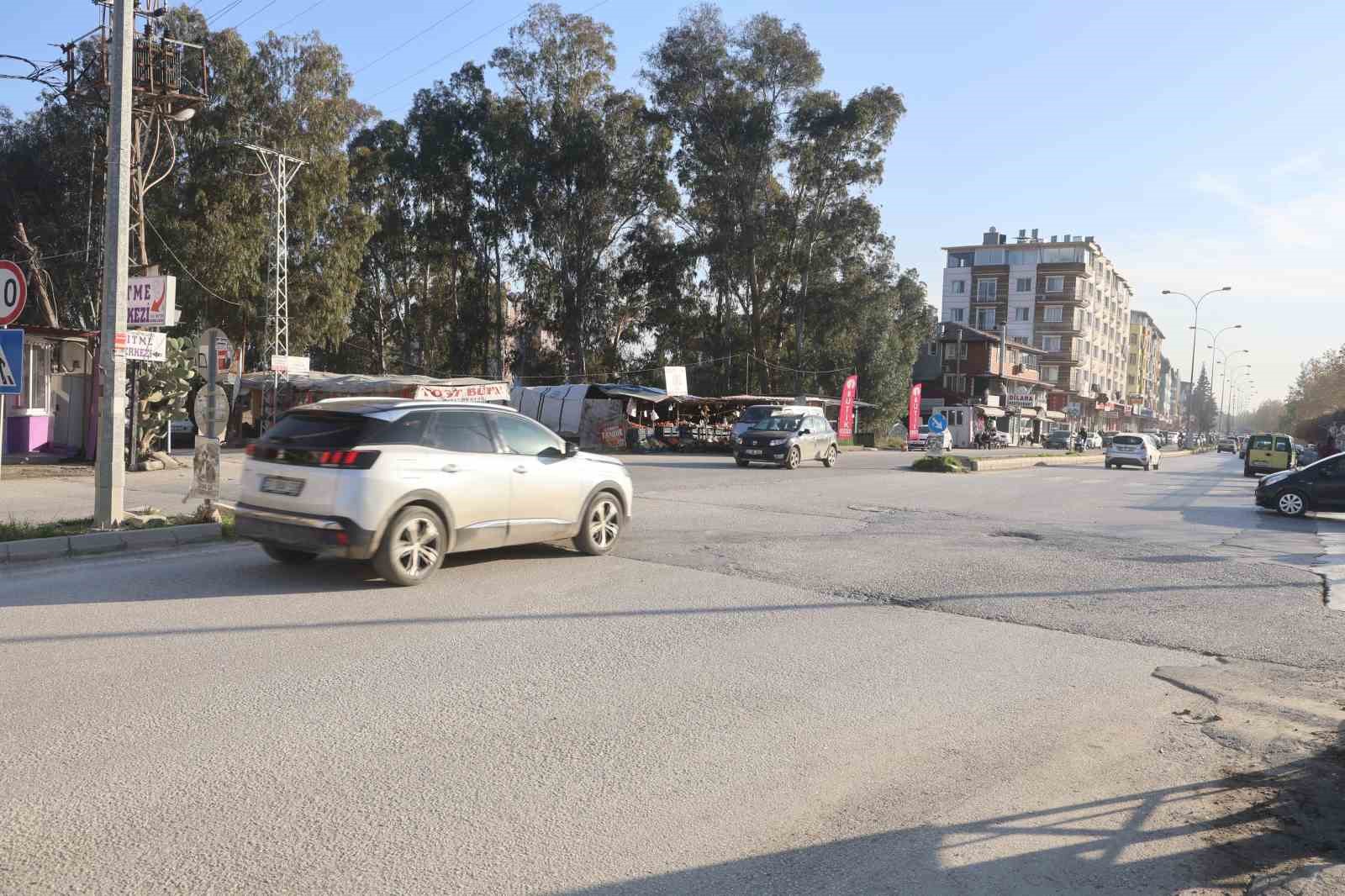 kaza kavsagi haline gelen donuste yasanan kaza kamerada 2 mGP7E2QU