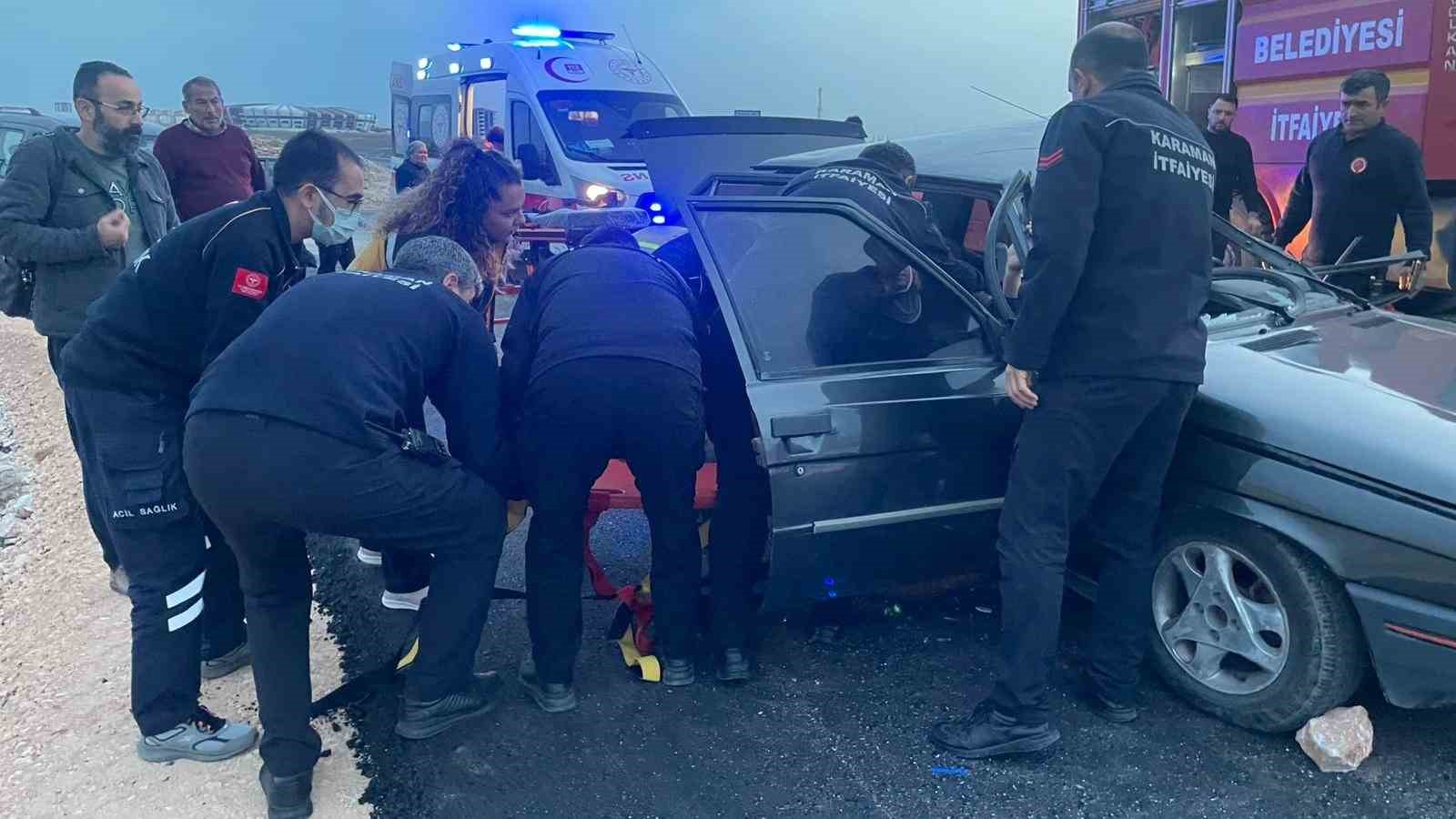 kaza sonrasi aracta sikisan kari kocayi itfaiye kurtardi 1 8E6CFv5V