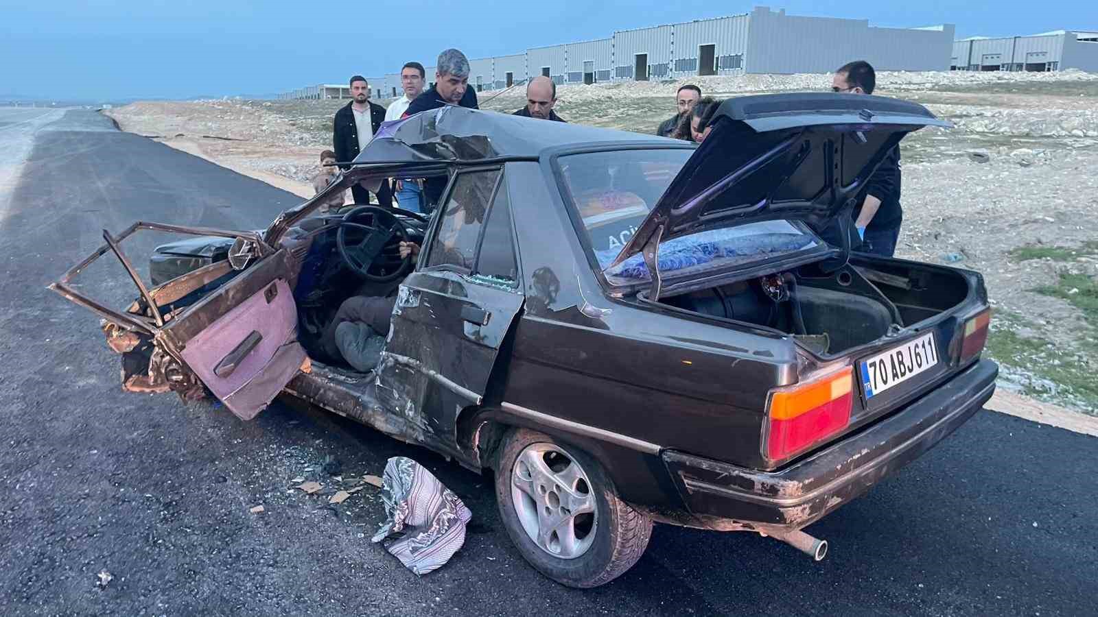 kaza sonrasi aracta sikisan kari kocayi itfaiye kurtardi 3 3KfdgOmz