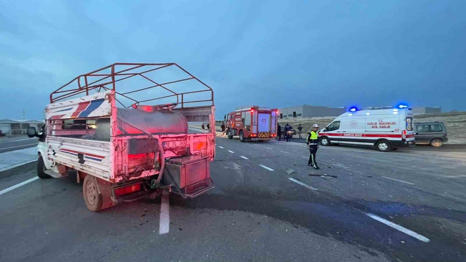 kaza sonrasi aracta sikisan kari kocayi itfaiye kurtardi 5 1Qrn4LLj