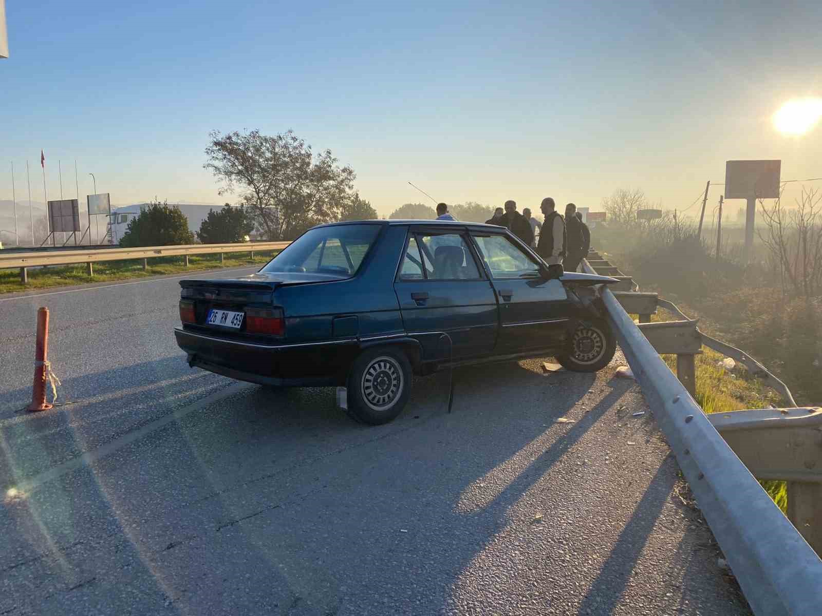 kaza sonrasi bariyerlerde asili kaldi 2 BHPB38ya