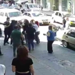 kaza-sonrasi-cikan-kavgada-ortalik-savas-alanina-dondu-kadin-surucuyu-boyle-darp-etti-YEZduBUd.jpg