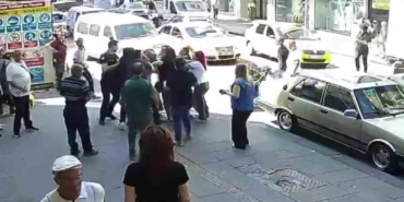 kaza-sonrasi-cikan-kavgada-ortalik-savas-alanina-dondu-kadin-surucuyu-boyle-darp-etti-YEZduBUd.jpg