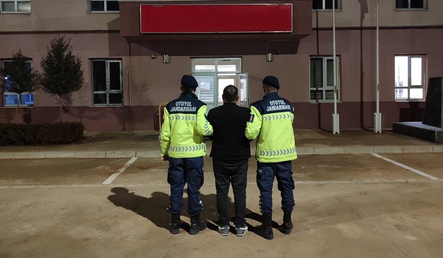 kaza sonrasi darp olayina 4 tutuklama 2 1zKEecUd