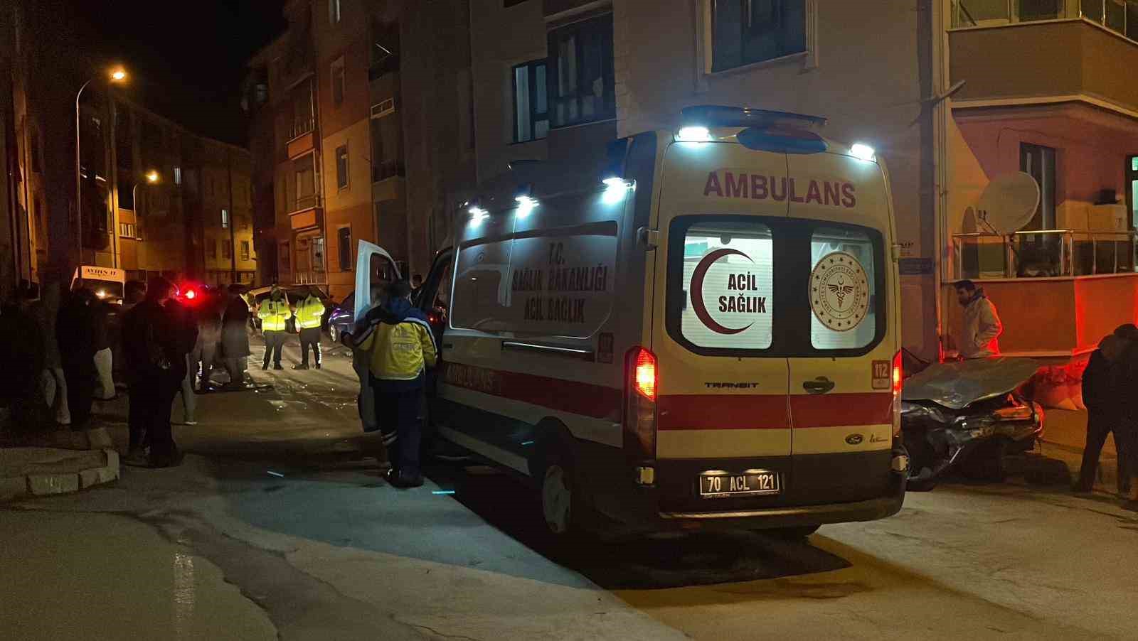 kaza sonrasi kendilerini otomobilden disari attilar 2 nQT5yZTH