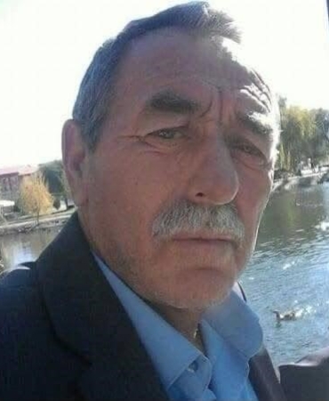 kaza-sonrasi-olay-yerinden-kacmak-isteyen-sahis-minibusu-vatandaslarin-ve-polisin-uzerine-surdu-1-J4urDtVa.jpg