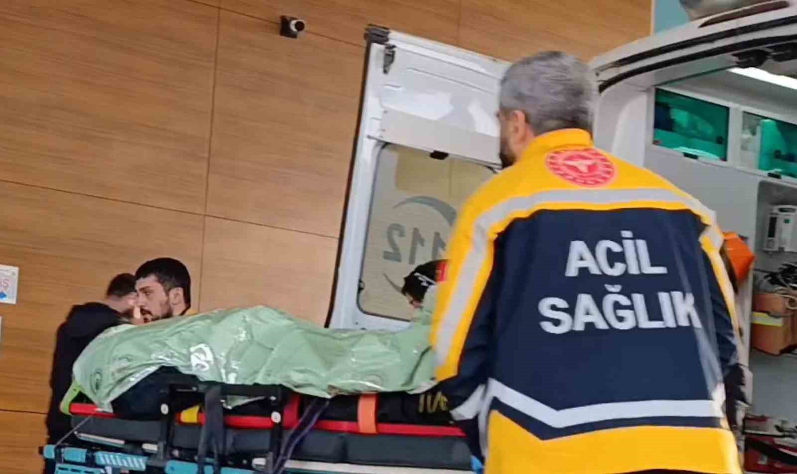 kaza sonrasi otomobilde bayilan surucu donmak uzereyken bulundu 3 7FwV7N6M
