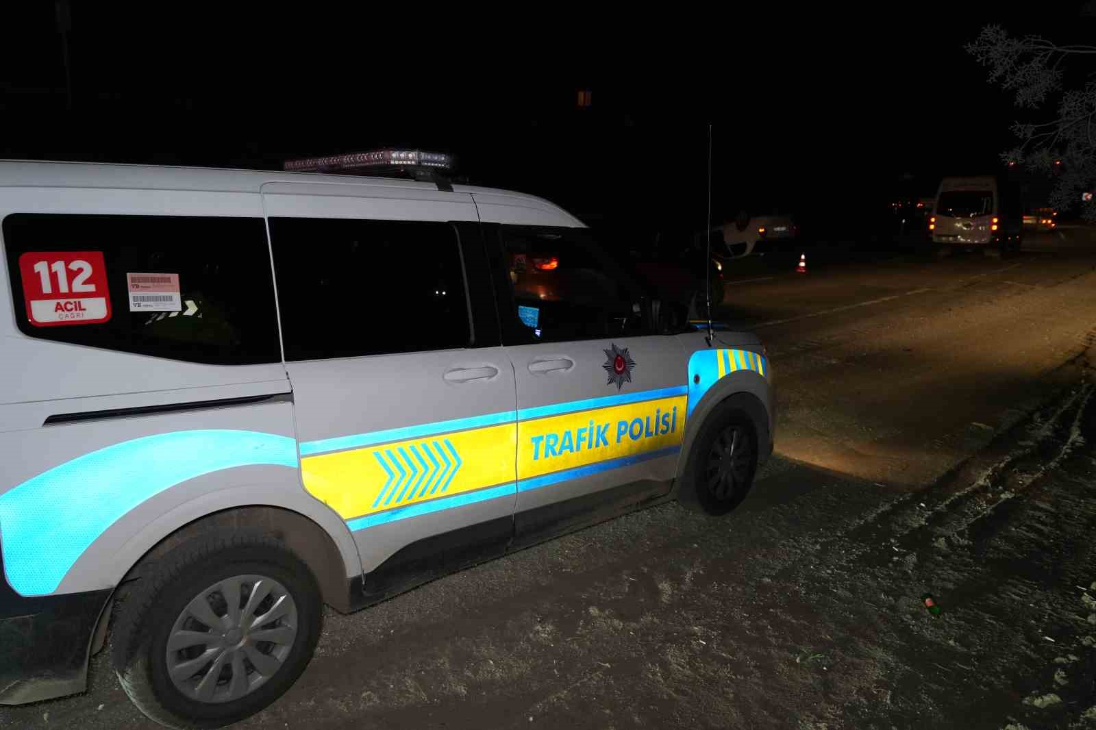 Kaza sonrası sürücü kaçtı, yaşlı çift geldi: Polisi ikna etmek için dakikalarca dil döktüler 10 kaza sonrasi surucu kacti yasli cift geldi polisi ikna etmek icin dakikalarca dil doktuler qAjWHVNu