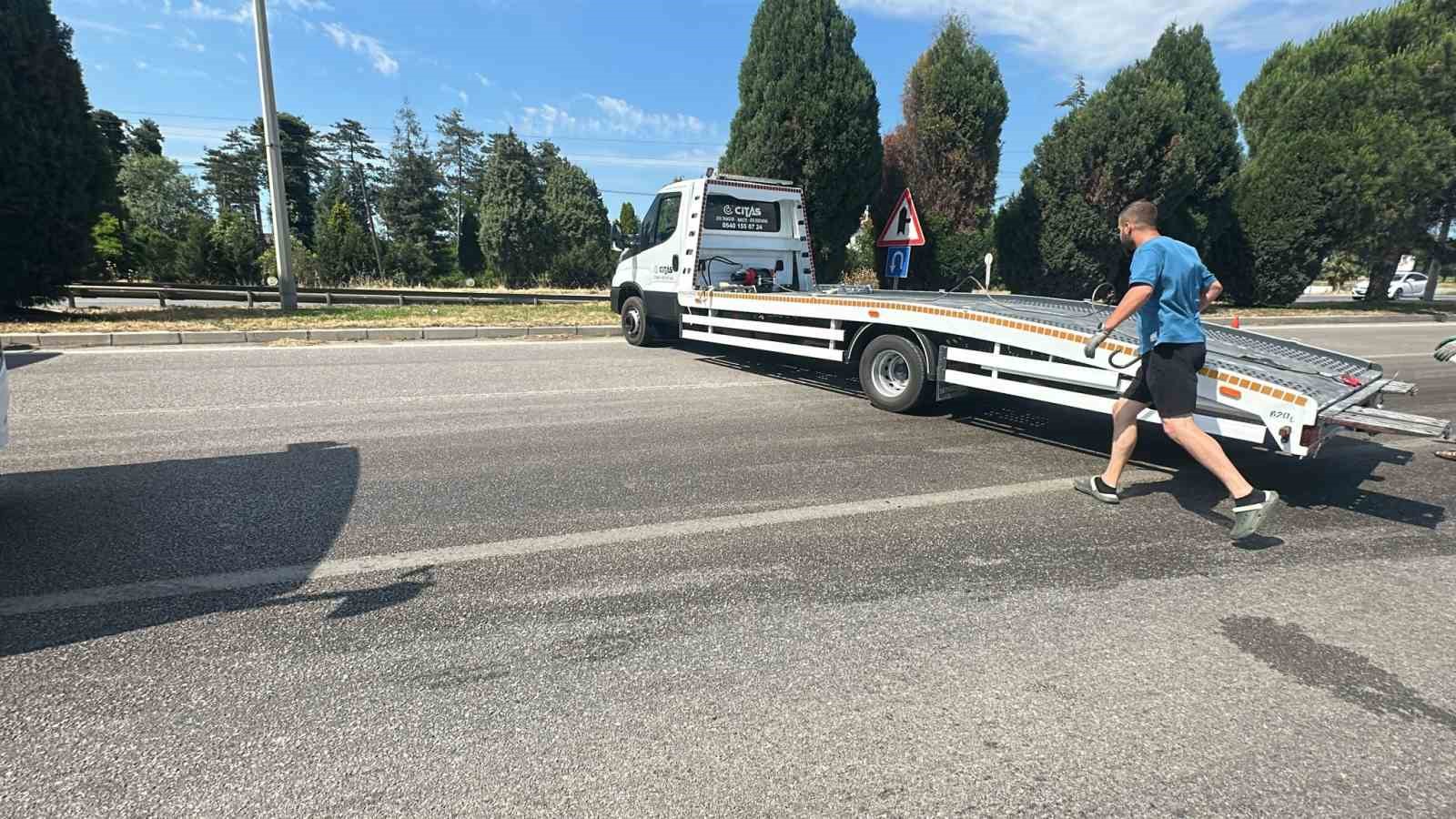 kaza sonrasi yol tek seride dustu geciken calisma trafigi kilitledi 0 htMjEYAM