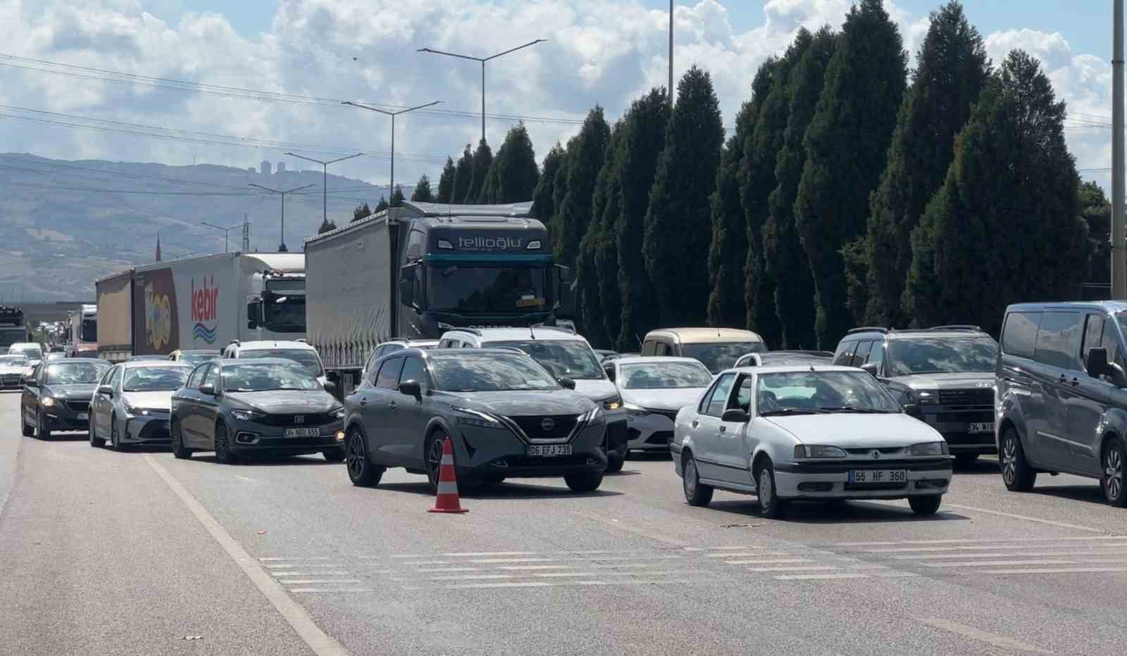 kaza sonrasi yol tek seride dustu geciken calisma trafigi kilitledi 2
