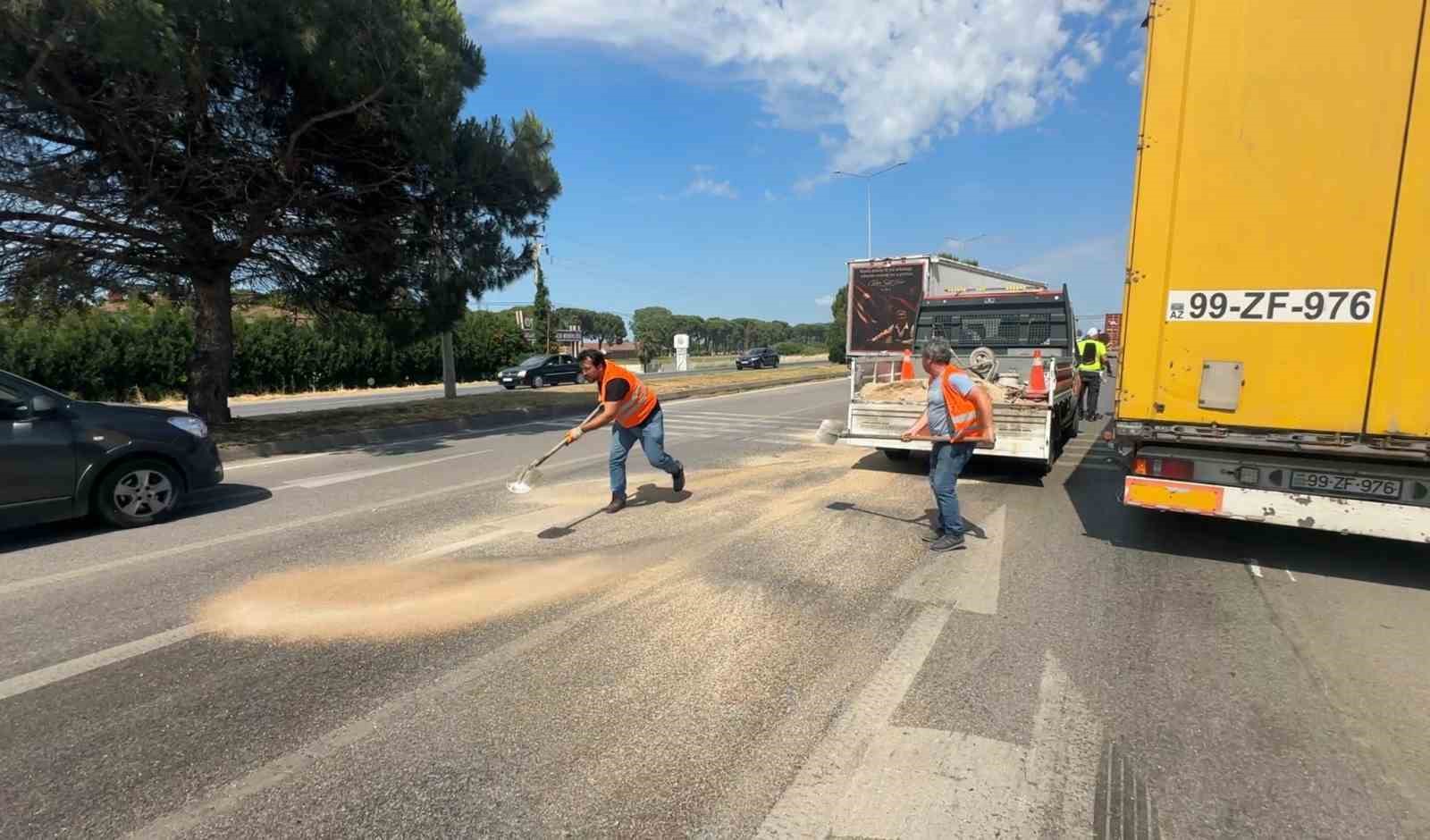 kaza sonrasi yol tek seride dustu geciken calisma trafigi kilitledi 3 pnyqUhHt