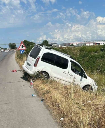 kaza-sonrasi-yol-tek-seride-dustu-geciken-calisma-trafigi-kilitledi-VhmPMgqS.jpg