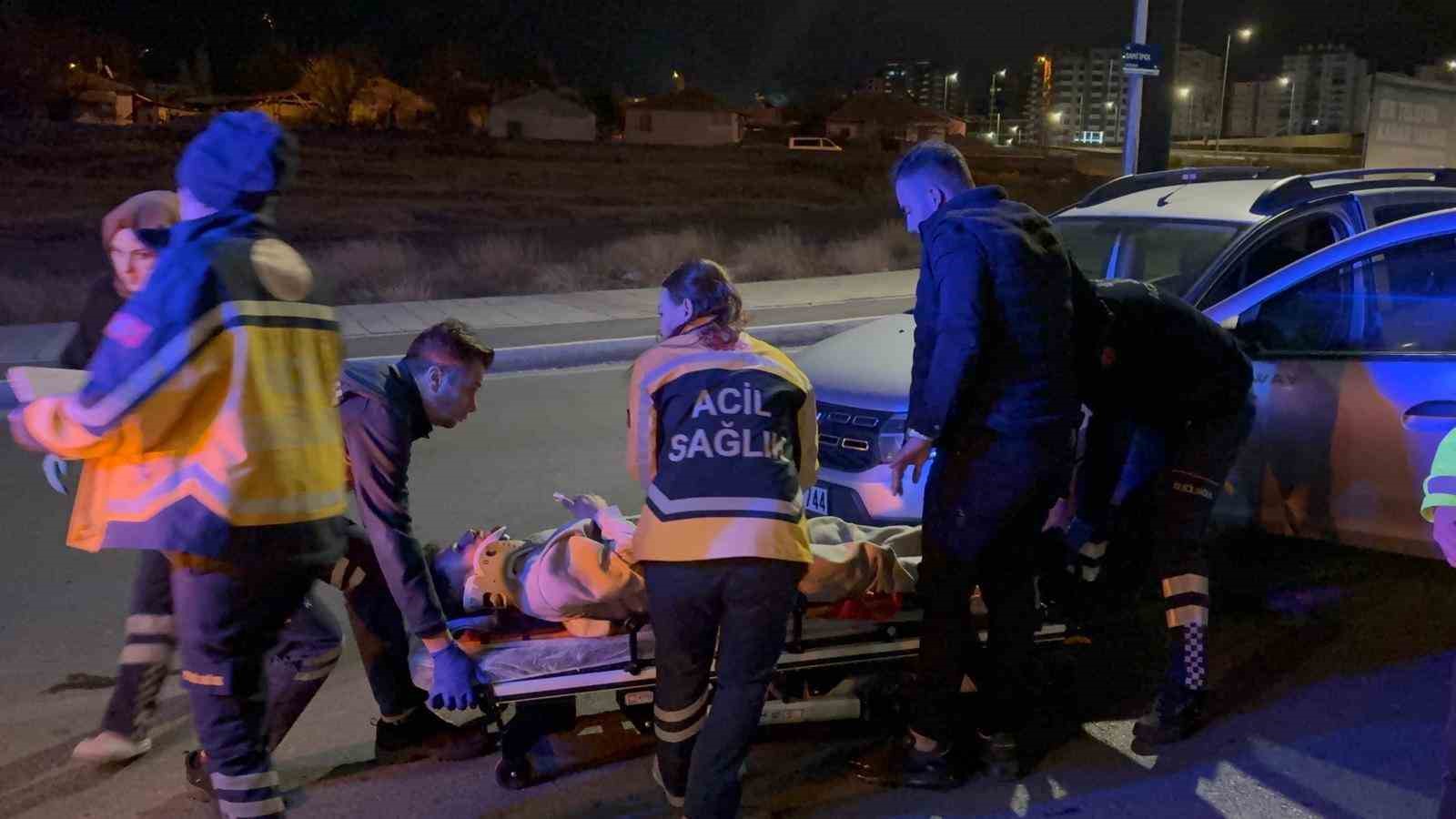 kaza yapan alkollu surucu gazeteci cekerse uflemem diyerek ekiplere zorluk cikardi 1 ntf3nSOF