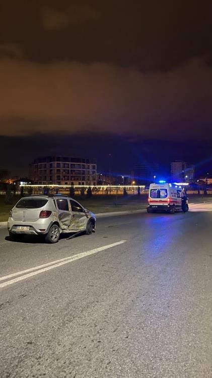 kaza yapan alkollu surucu gazeteci cekerse uflemem diyerek ekiplere zorluk cikardi 8 Culr9789