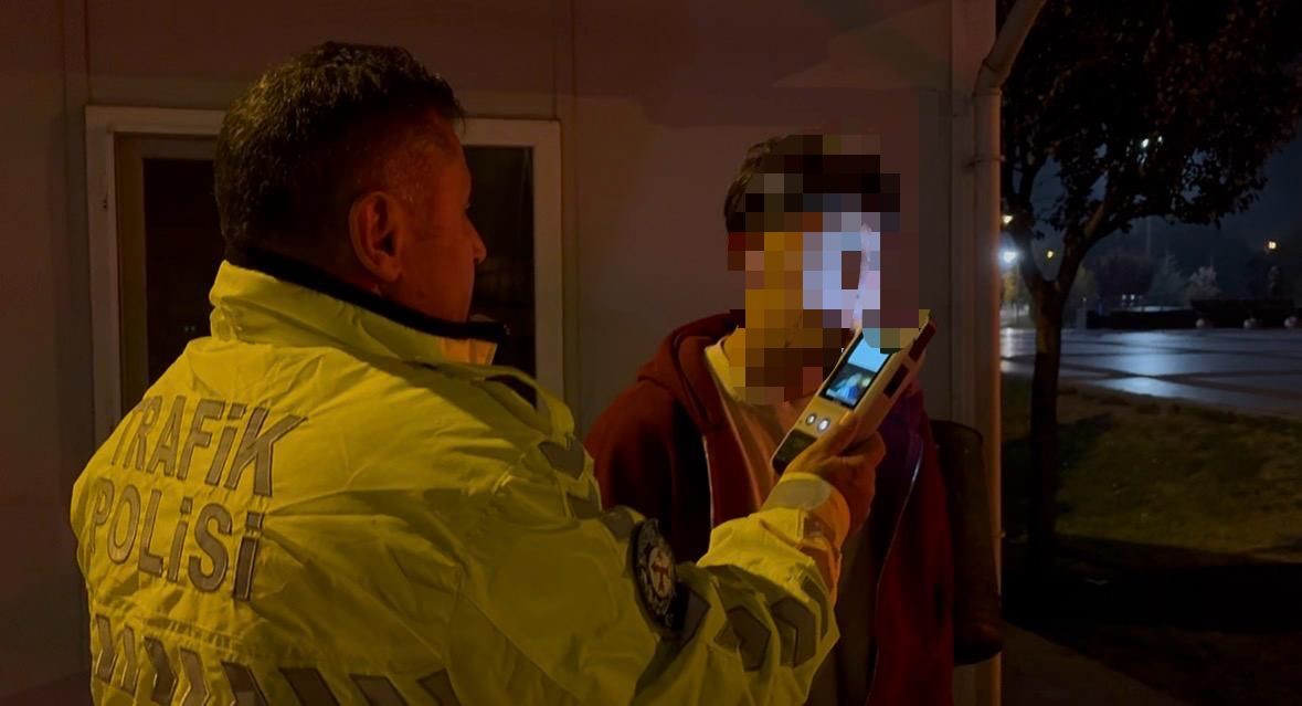 kaza yapan alkollu surucu polise beni alin birakmayin 3 Rlz9EVB6