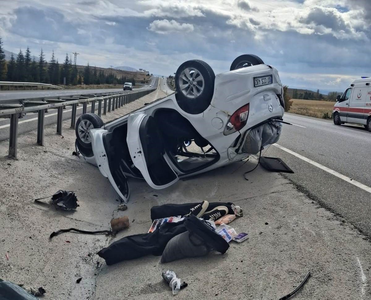 Kaza yapan araçtan fırlayan teker başka bir araca çarparak kazaya neden oldu 6 kaza yapan aractan firlayan teker baska bir araca carparak kazaya neden oldu 2 LKNqvJFy