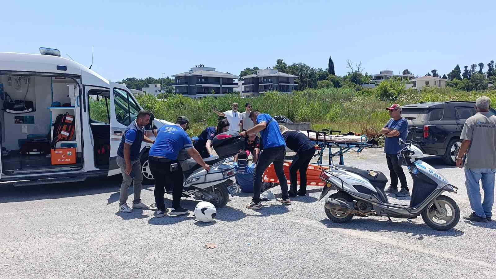 kaza yapan mesai arkadaslarini gunesten korumaya calistilar 1 E8ljBzNU