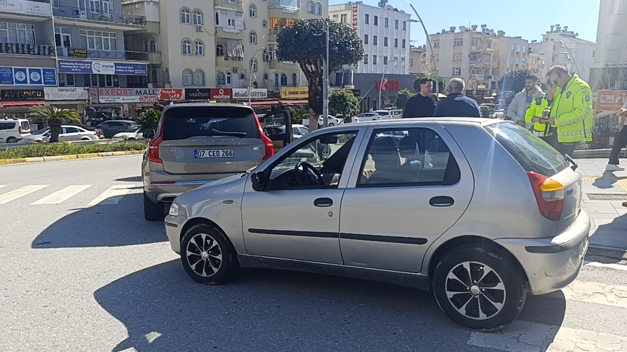 Kaza yapan motosikletli ısrarla polisi çağırdı, zararlı çıktı 9 kaza yapan motosikletli israrla polisi cagirdi zararli cikti 5 bEhwmESd