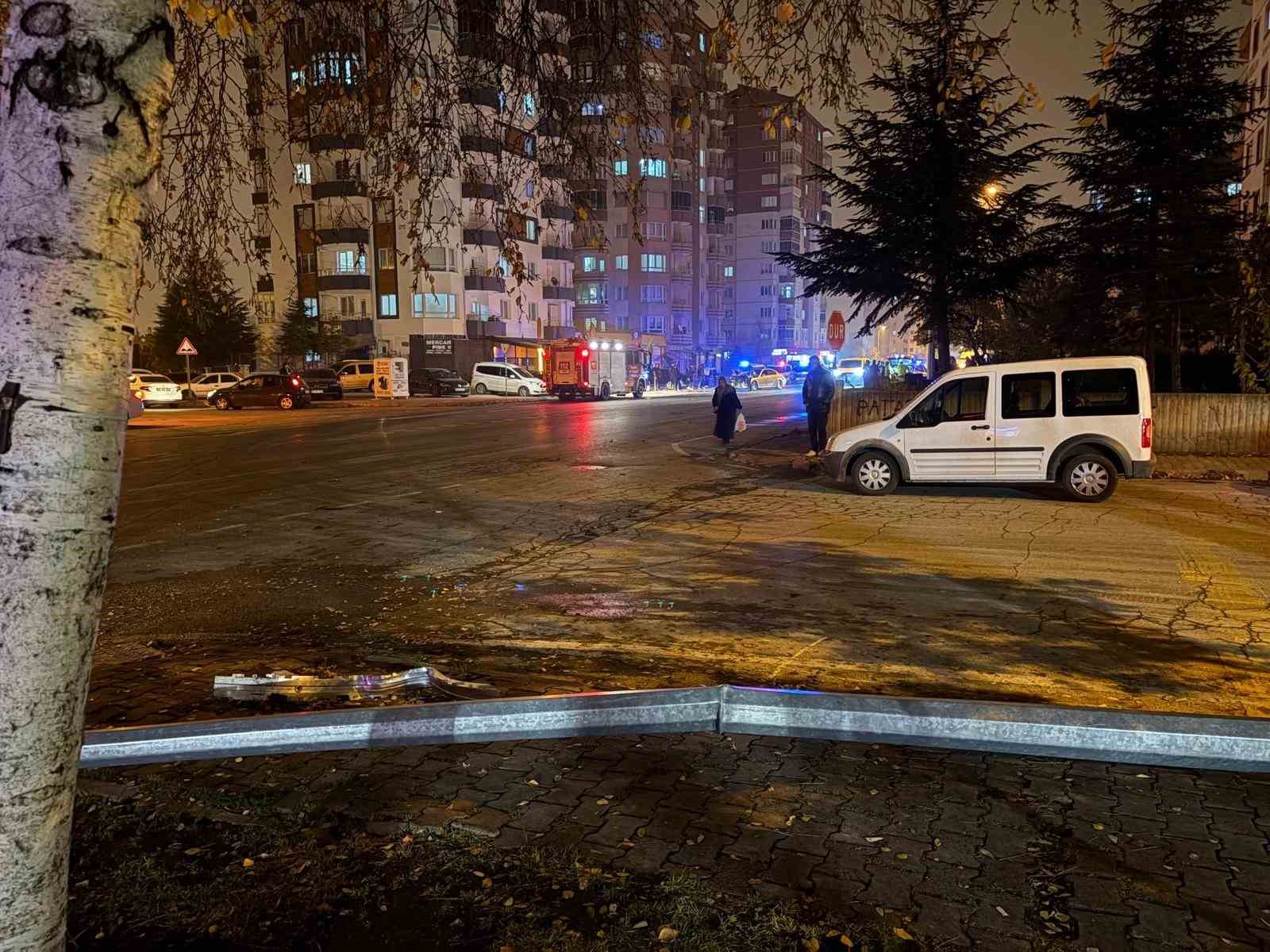 kaza yapan sofor gorevini yapan polise sana gerekeni yapacagim 3 QsKhsjQW