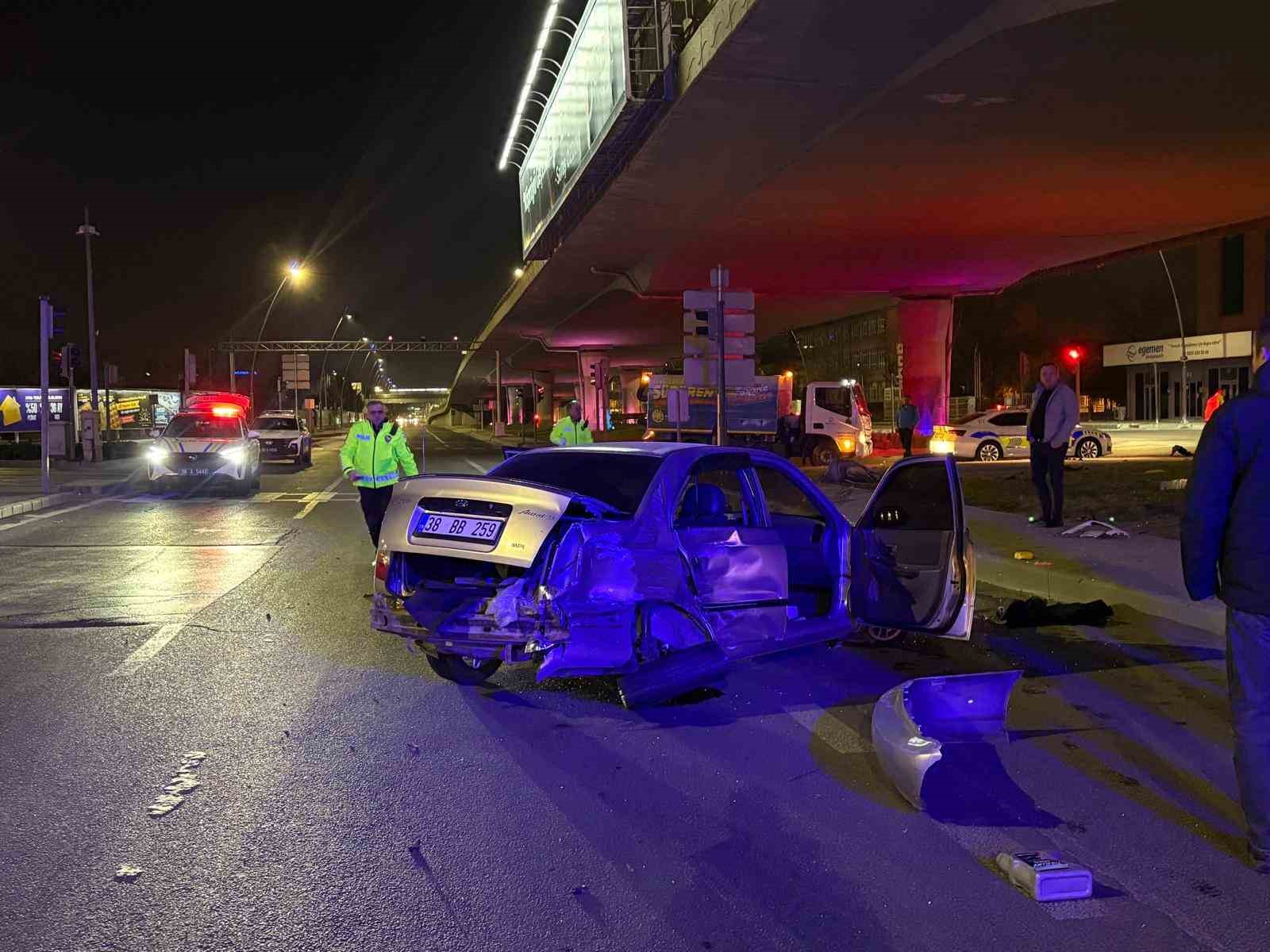kaza yapan surucunun yakini sinir krizi gecirdi 2 djlSmW8W