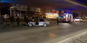 kaza-yapan-surucunun-yakini-sinir-krizi-gecirdi-ncyR4Lr2.jpg