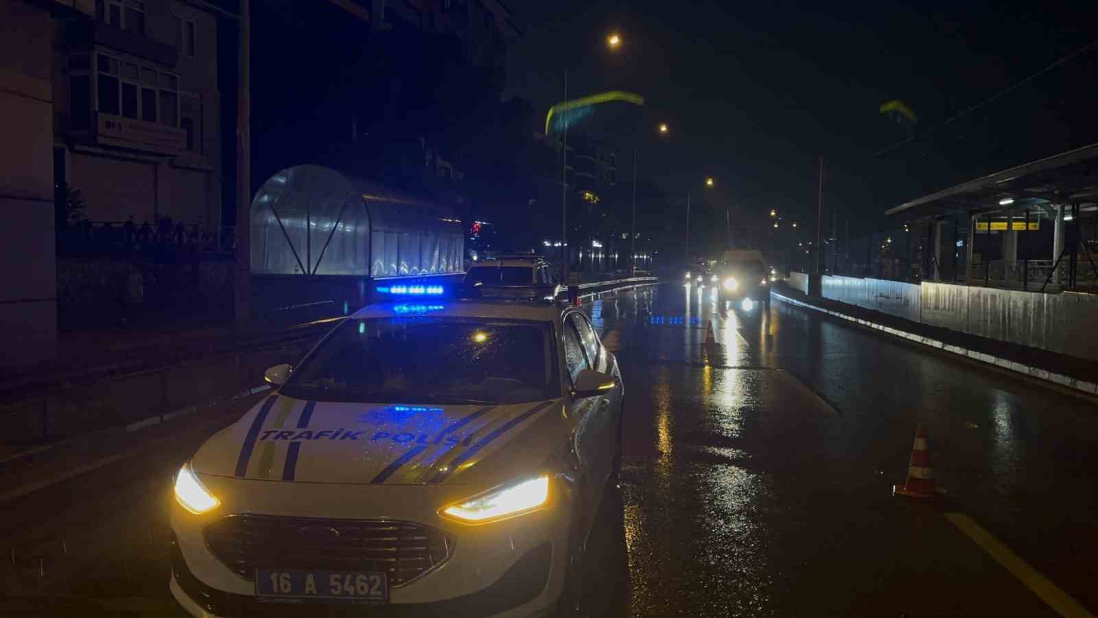 kaza yapti motor yerinden cikti 1i agir 2 yarali 4 nIV96KGY