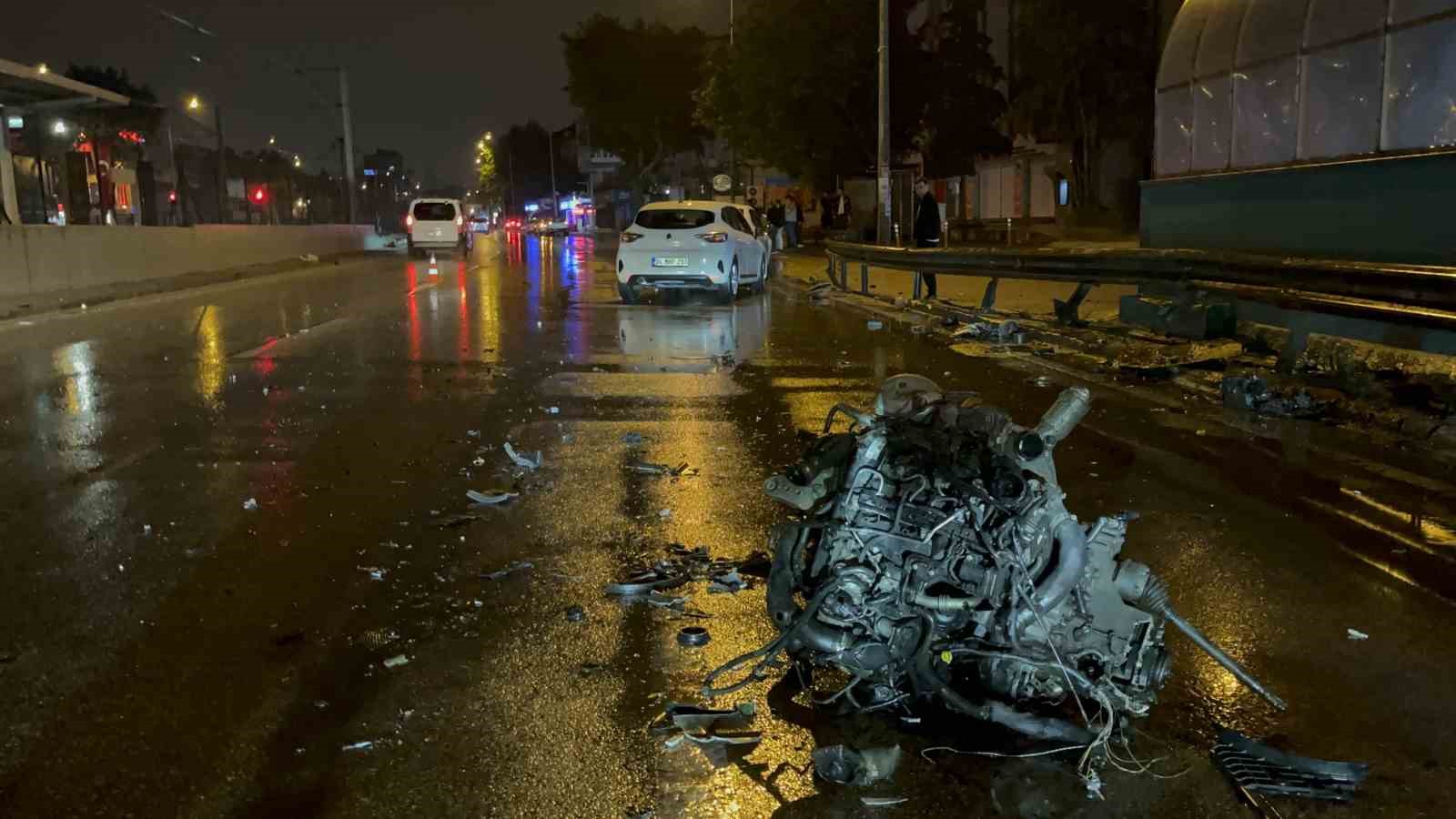 kaza yapti motor yerinden cikti 1i agir 2 yarali 5 h6DzHPJT