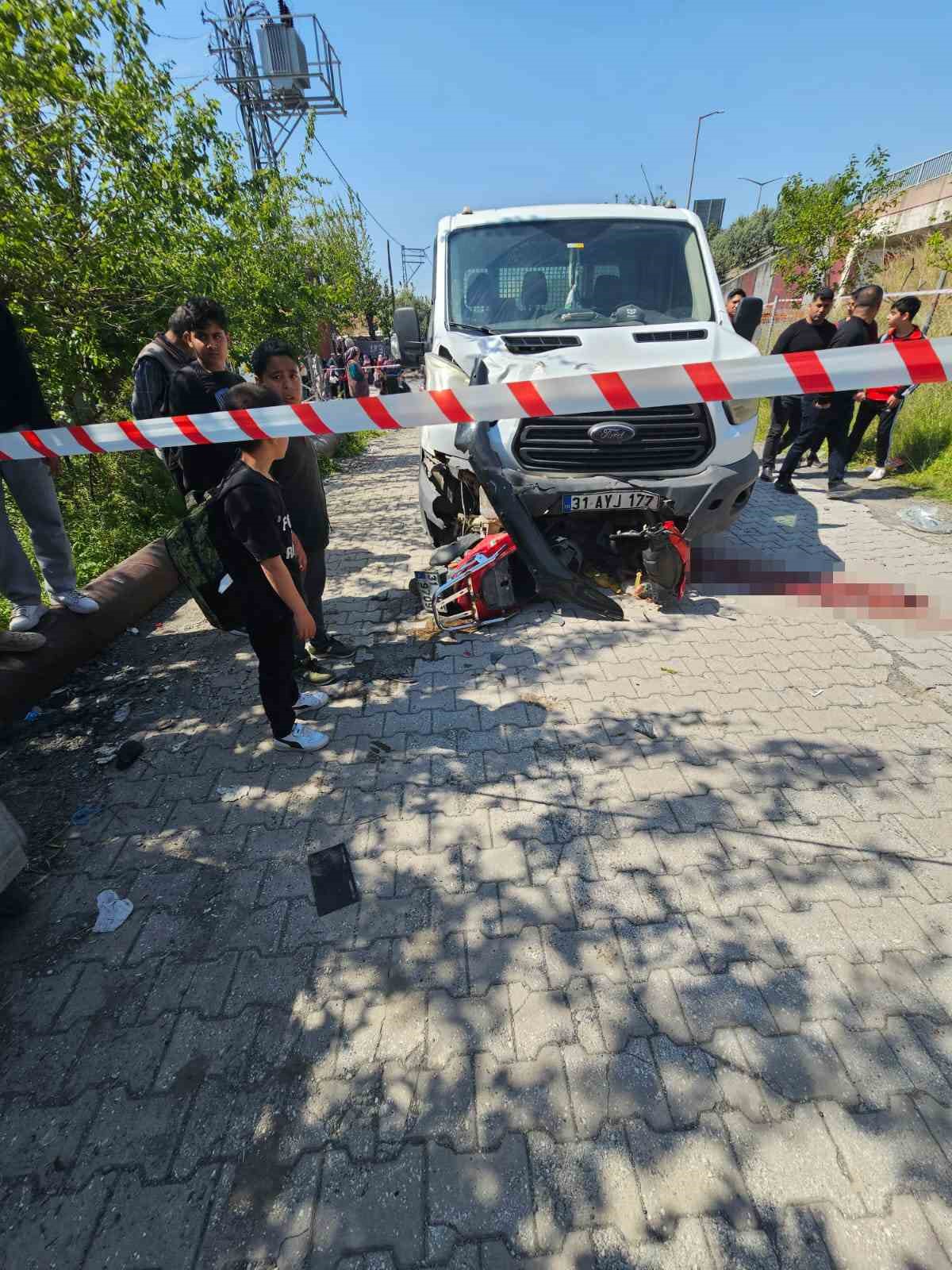 kazada agir yaralanan baba ve 3 yasindaki kizini olum ayirdi 6 8laI7GK8