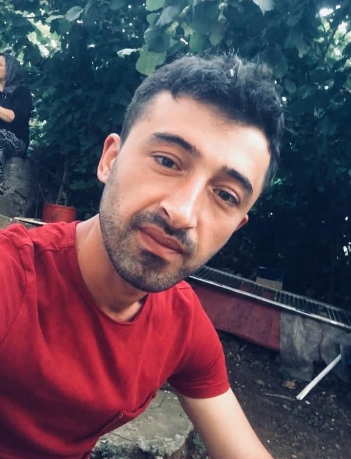 kazada agir yaralanan surucu hayatini kaybetti 0 DcatK2GQ