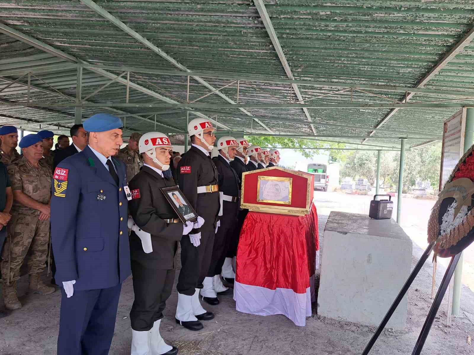 Kazada ağır yaralanan uzman çavuş 92 gün süren hayat mücadelesini kaybetti 5 kazada agir yaralanan uzman cavus 92 gun suren hayat mucadelesini kaybetti 1 4UhrA2rq