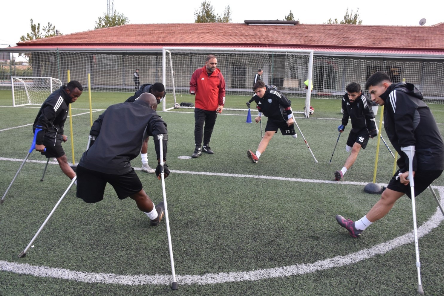 kazada engelli oldu futbolla hayata dondu 0
