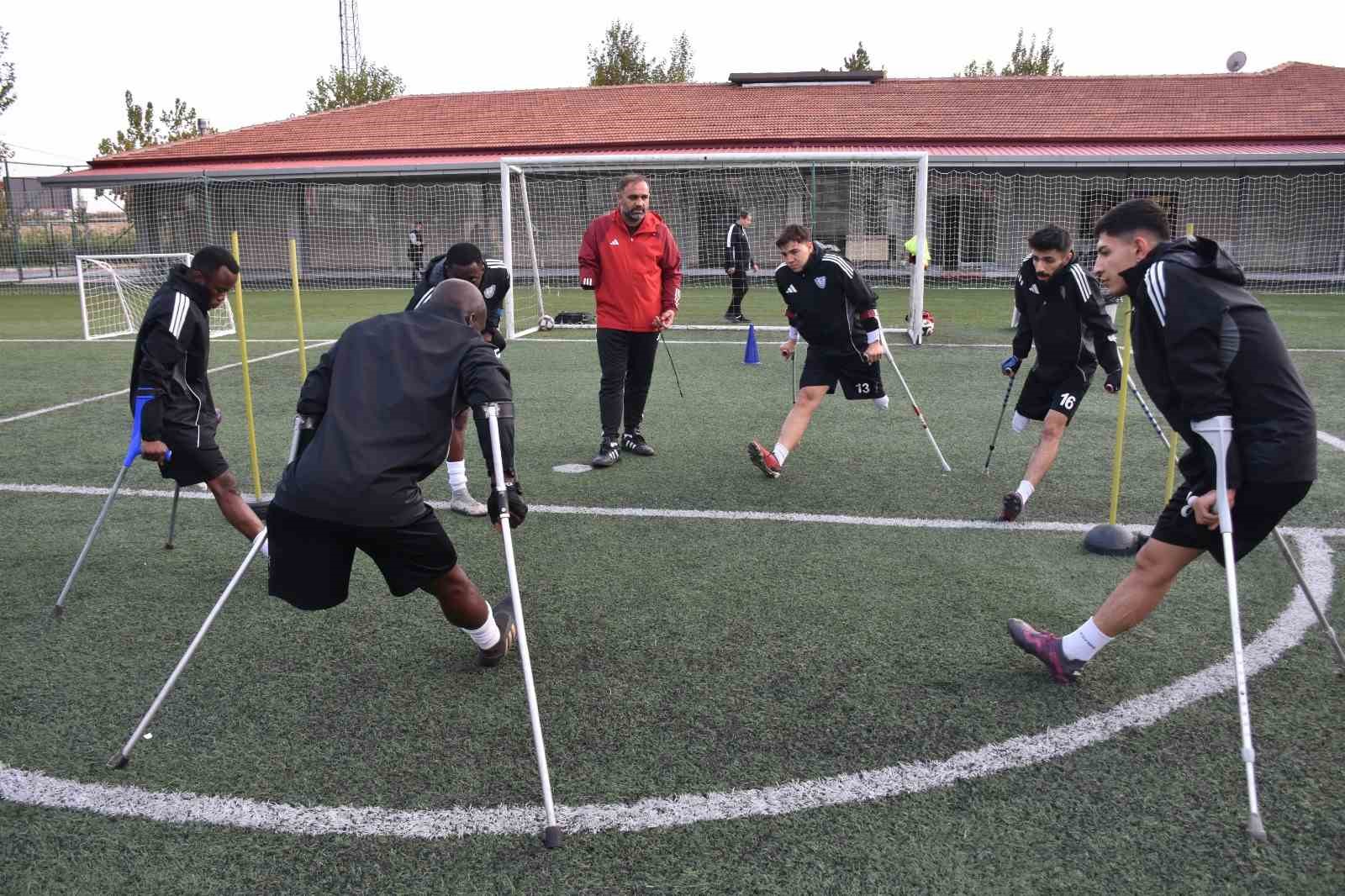 kazada engelli oldu futbolla hayata dondu 5