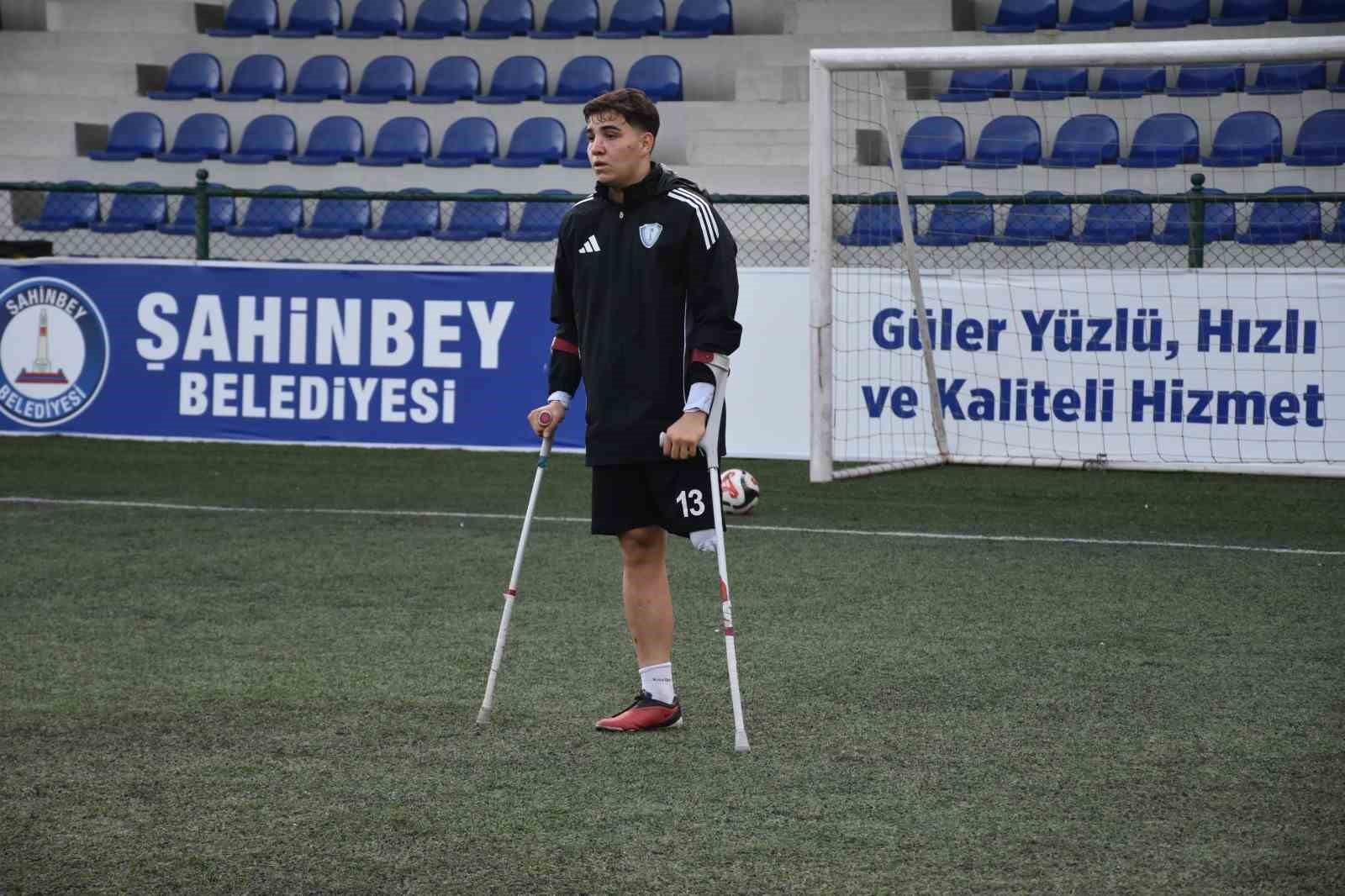 kazada engelli oldu futbolla hayata dondu 6 CnLP5Dvz