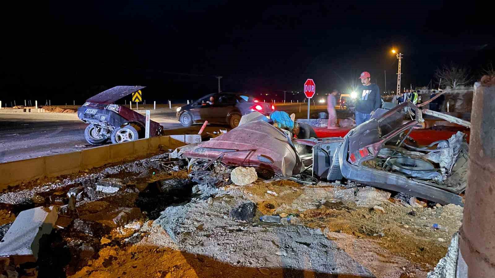 Kazada Fiat Tofaş ikiye ayrıldı: 2 yaralı 7 kazada fiat tofas ikiye ayrildi 2 yarali 3