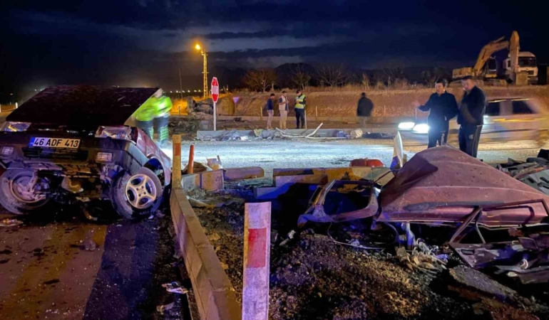 kazada-fiat-tofas-ikiye-ayrildi-2-yarali-3CtPO3DU.jpg