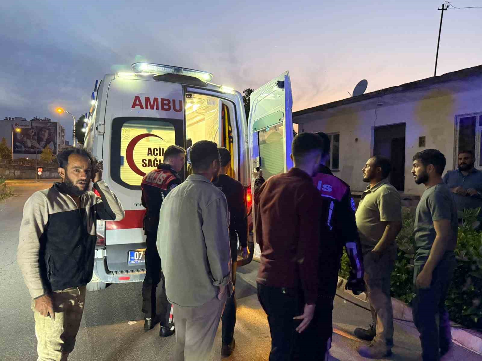 Kazada hafif yaralanan küçük kardeşleri kimse ikna edemedi: Babadan gelen telefonla ambulansa bindiler 6 kazada hafif yaralanan kucuk kardesleri kimse ikna edemedi babadan gelen telefonla ambulansa bindiler 2 8T95ML9f