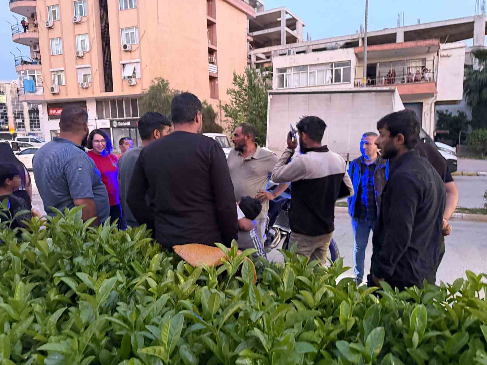 Kazada hafif yaralanan küçük kardeşleri kimse ikna edemedi: Babadan gelen telefonla ambulansa bindiler 9 kazada hafif yaralanan kucuk kardesleri kimse ikna edemedi babadan gelen telefonla ambulansa bindiler 5