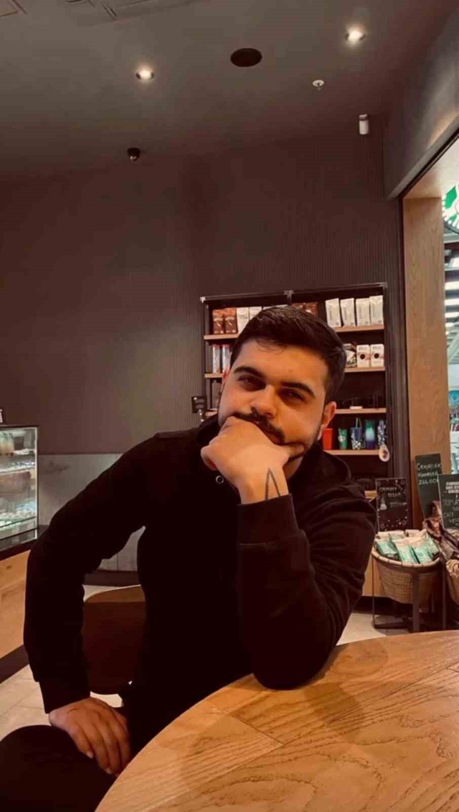 kazada hayatini kaybeden 29 yasindaki genc son yolculuguna ugurlandi 5 bJWvhHAp