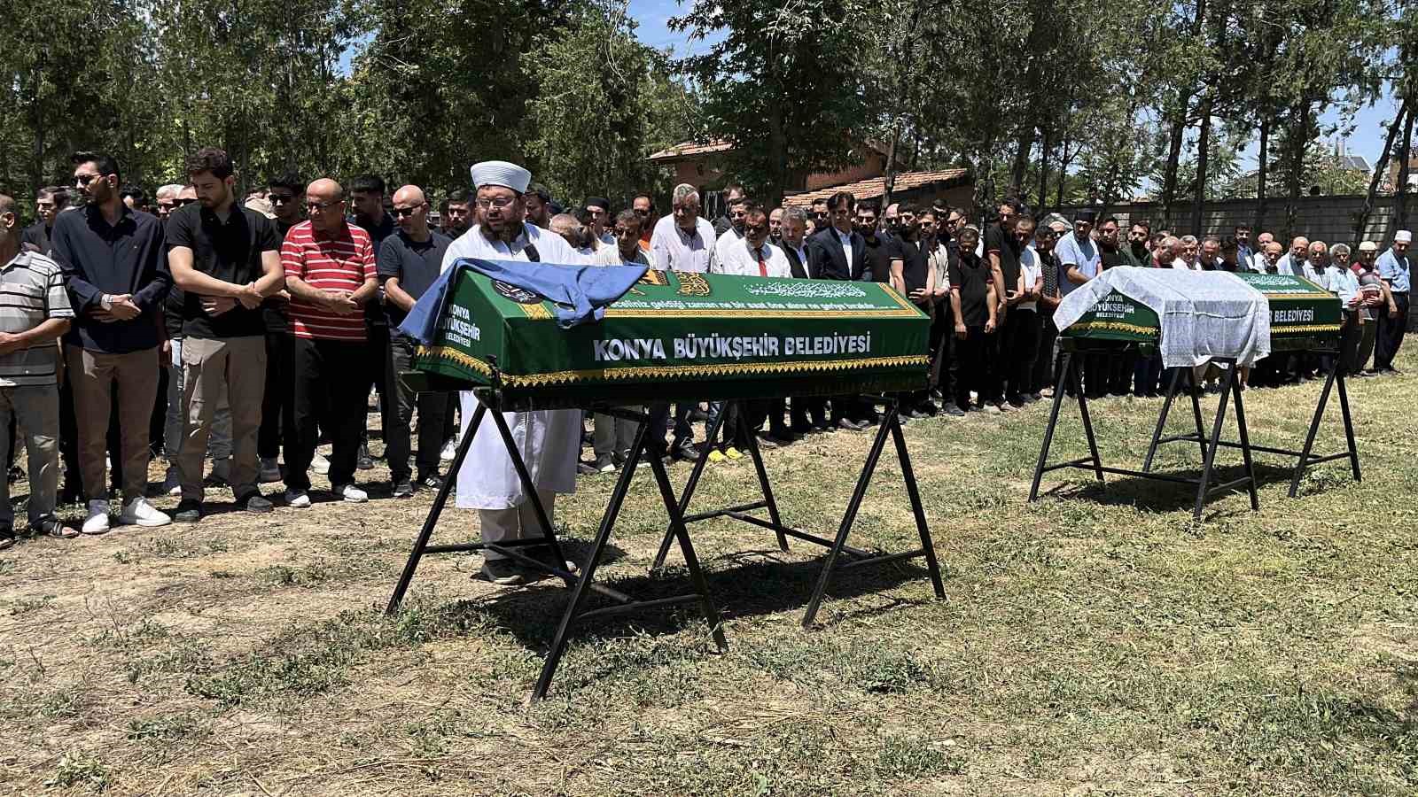 kazada hayatini kaybeden anne ve kizi son yolculuguna ugurlandi 1 WvJiP2XI