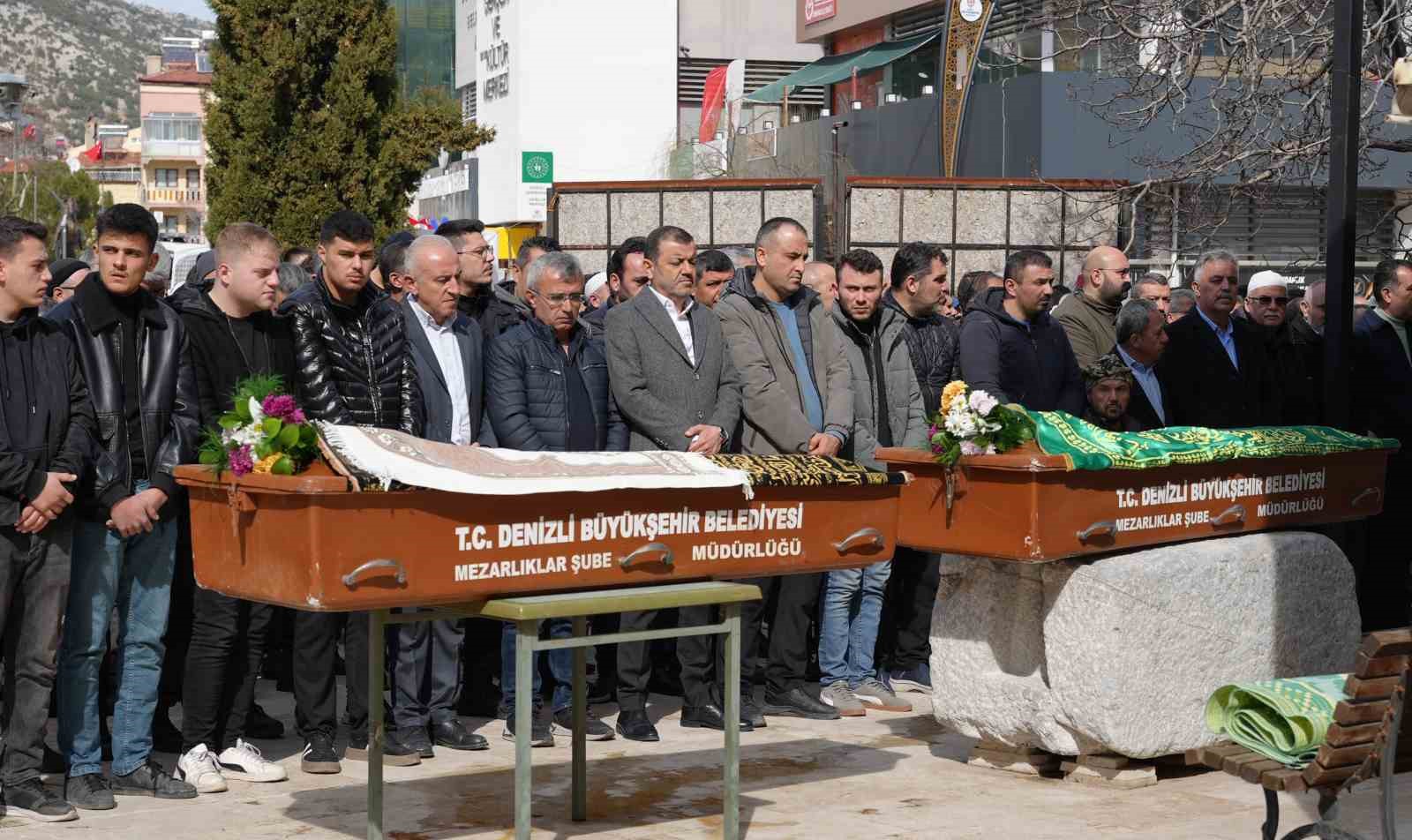 kazada hayatini kaybeden baba ve oglu son yolculuklarina ugurlandi 3 kIEi3YTq