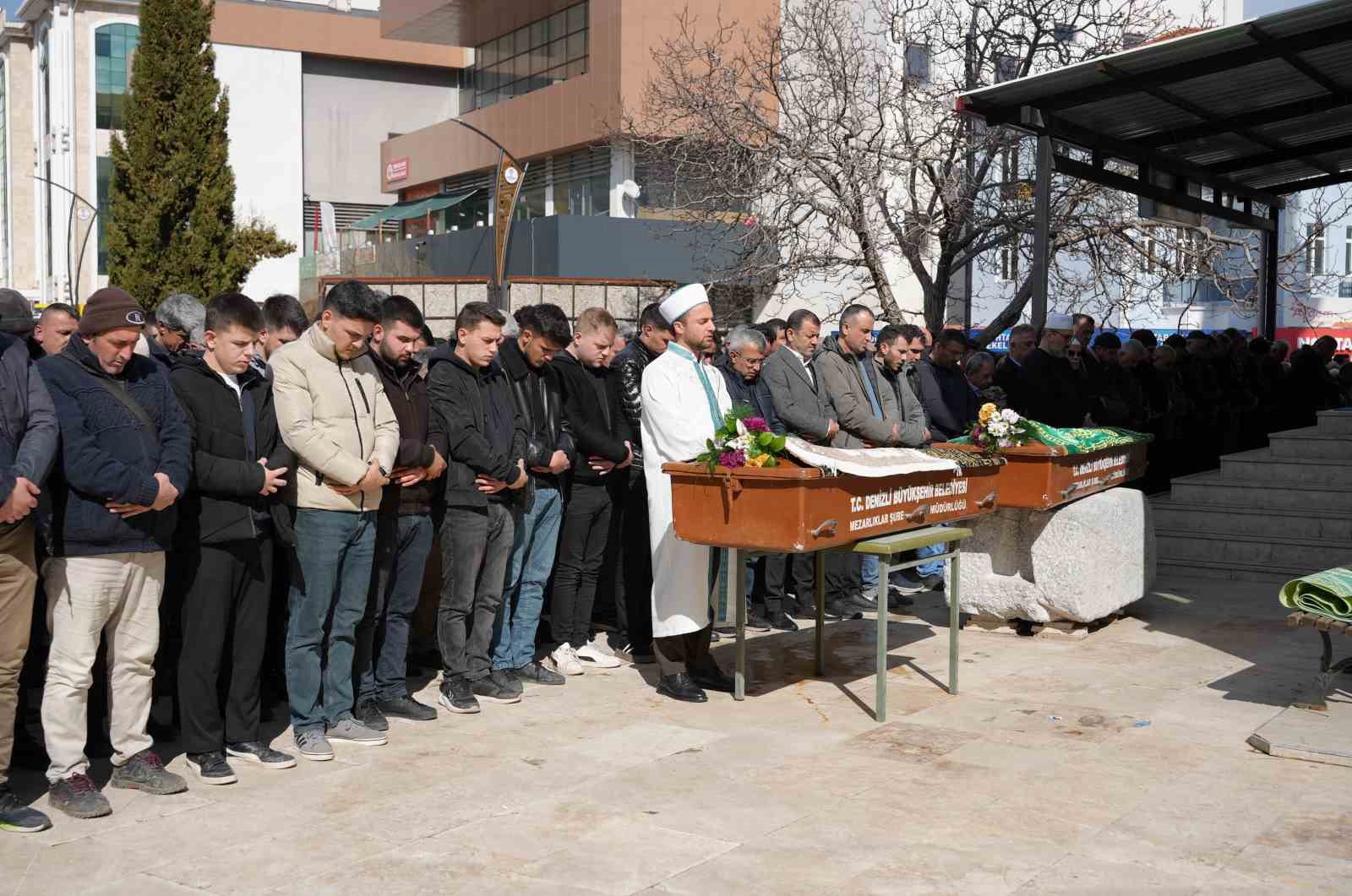 kazada hayatini kaybeden baba ve oglu son yolculuklarina ugurlandi 4 MS9diYNd