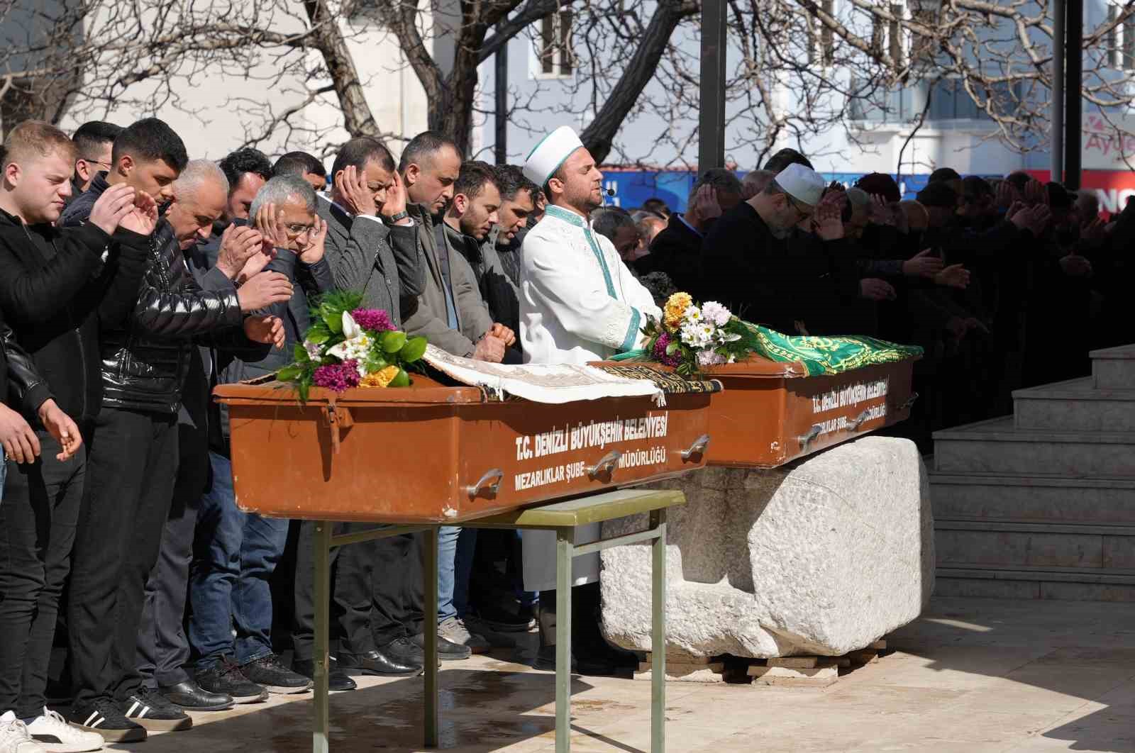 kazada hayatini kaybeden baba ve oglu son yolculuklarina ugurlandi 5 yT1b1Kk3