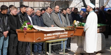 kazada-hayatini-kaybeden-baba-ve-oglu-son-yolculuklarina-ugurlandi-xLz2IeEW.jpg