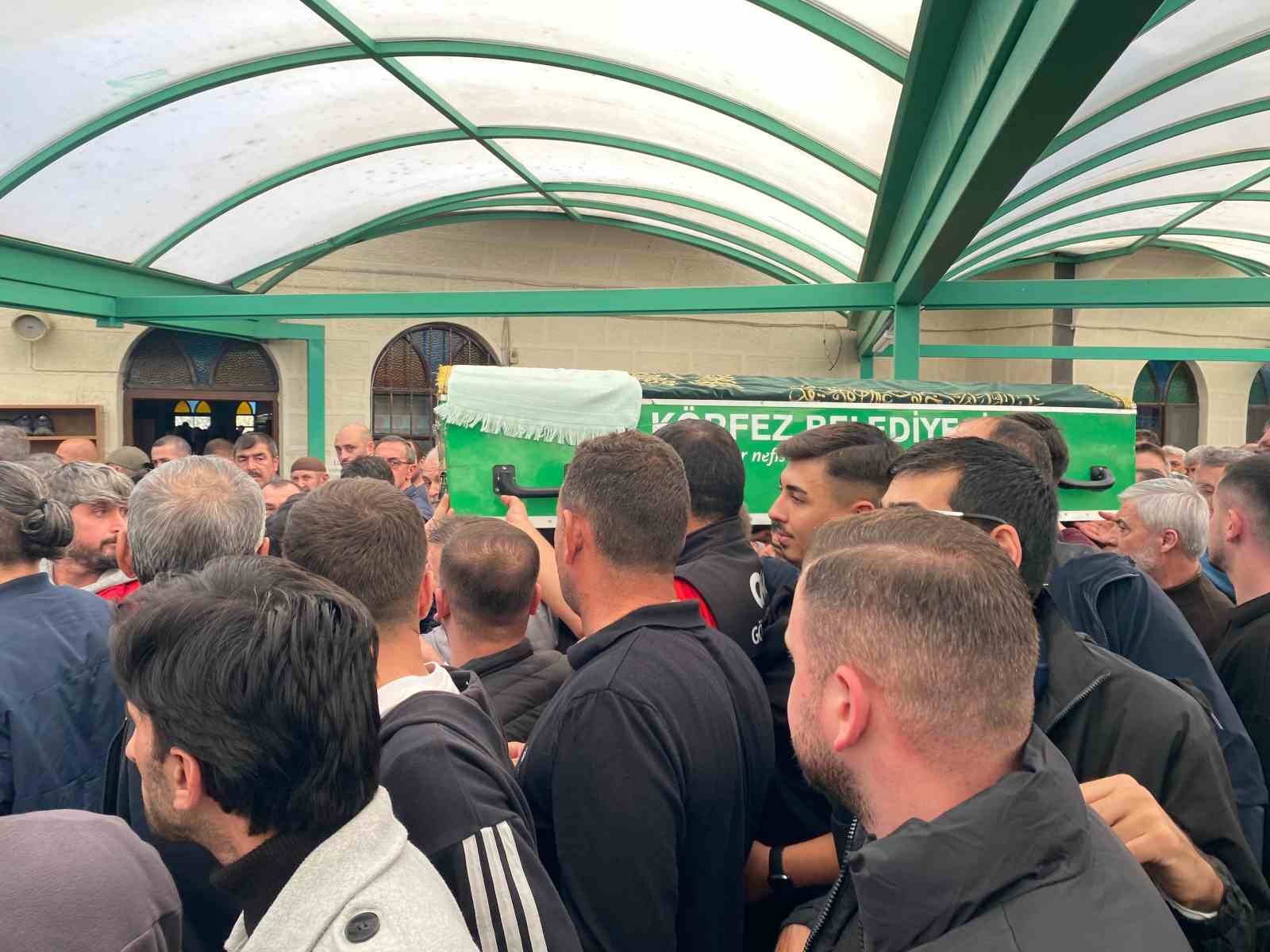 kazada hayatini kaybeden genc memleketinde son yolculuguna ugurlandi 1 nld4MQXA