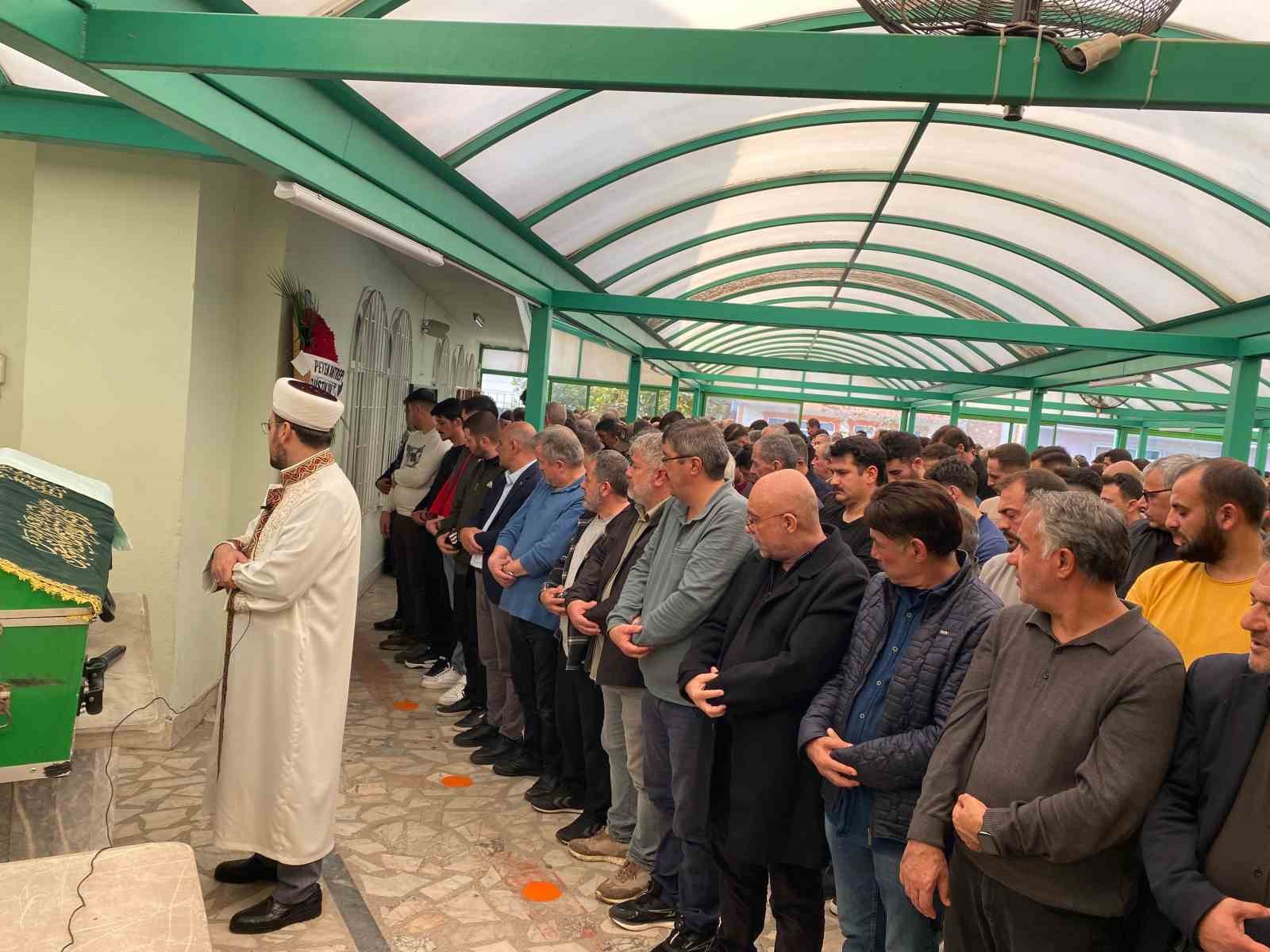 kazada hayatini kaybeden genc memleketinde son yolculuguna ugurlandi 2