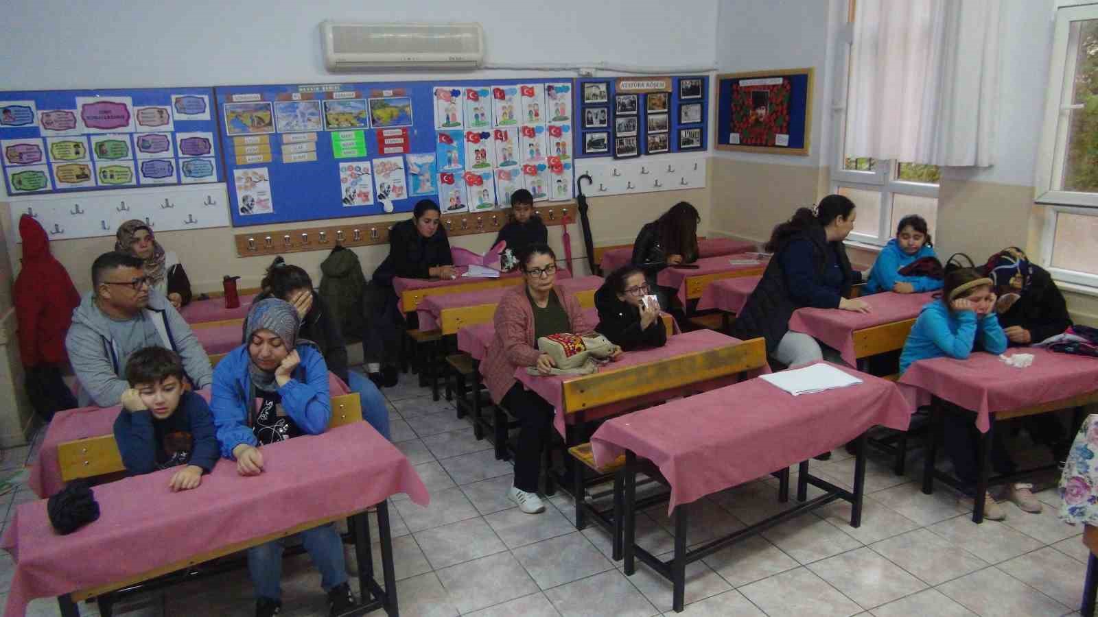 kazada hayatini kaybeden gulsen ogretmenin okulunda huzun 2 BYWsvmbt