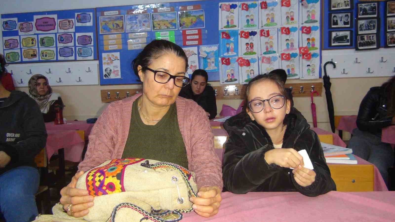 kazada hayatini kaybeden gulsen ogretmenin okulunda huzun 3 dfFOihnB